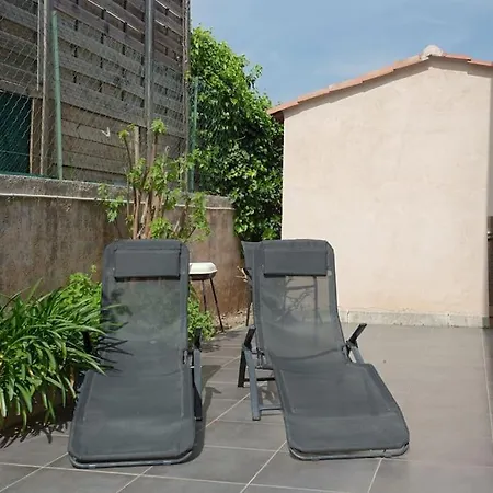 公寓 En Rez De Jardin Et Terrasse Dans *