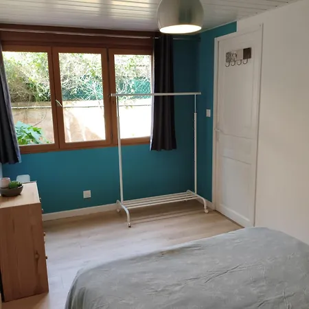 En Rez De Jardin Et Terrasse Dans Apartamento *